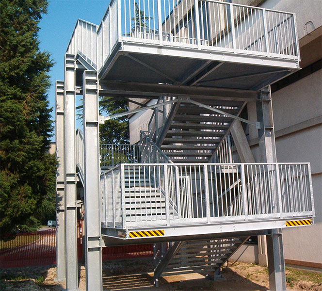 Scala in acciaio realizzata da Ceoldo — foto 12
