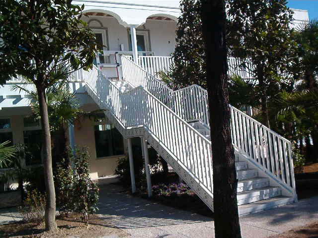 Scala in acciaio realizzata da Ceoldo — foto 13