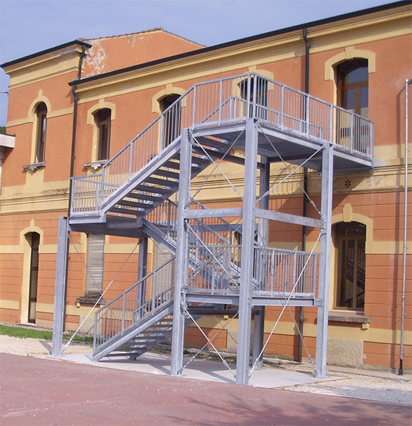 Scala in acciaio realizzata da Ceoldo — foto 17