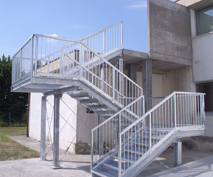 Scala in acciaio realizzata da Ceoldo — foto 20