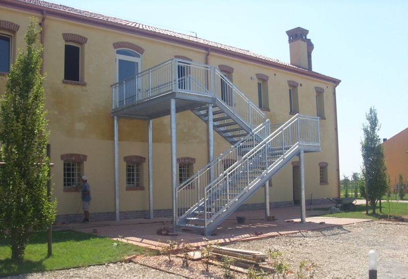 Scala in acciaio realizzata da Ceoldo — foto 21