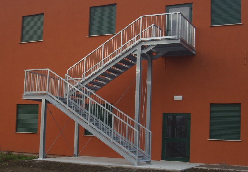 Scala in acciaio realizzata da Ceoldo — foto 24