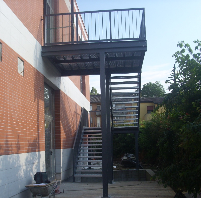 Scala in acciaio realizzata da Ceoldo — foto 25