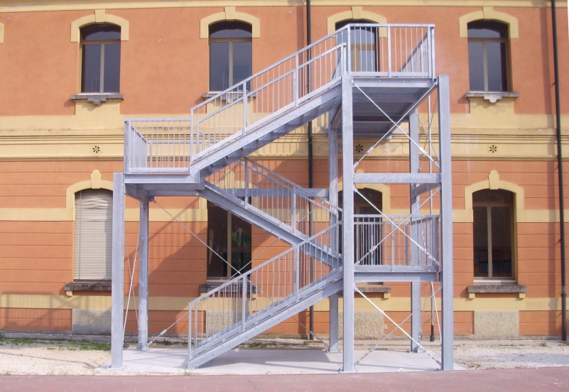 Scala in acciaio realizzata da Ceoldo — foto 27