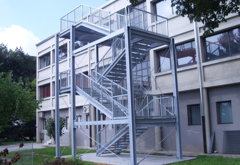 Scala in acciaio realizzata da Ceoldo — foto 28