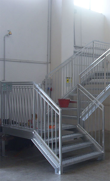 Scala in acciaio realizzata da Ceoldo — foto 5