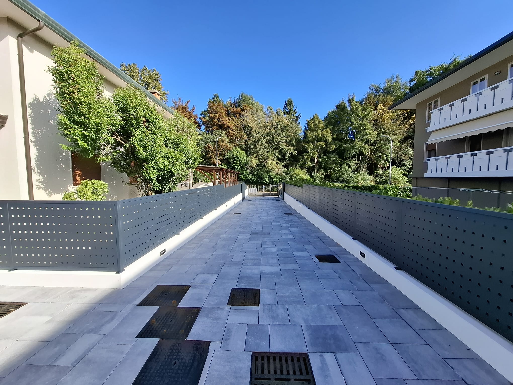 Tettoia o pergola in acciaio realizzata da Ceoldo — foto 22