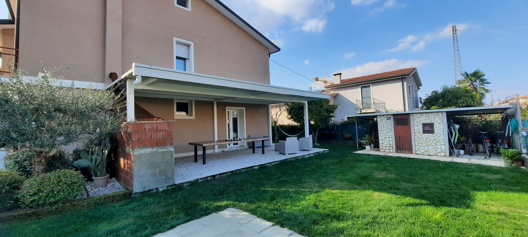 Tettoia o pergola in acciaio realizzata da Ceoldo — foto 29